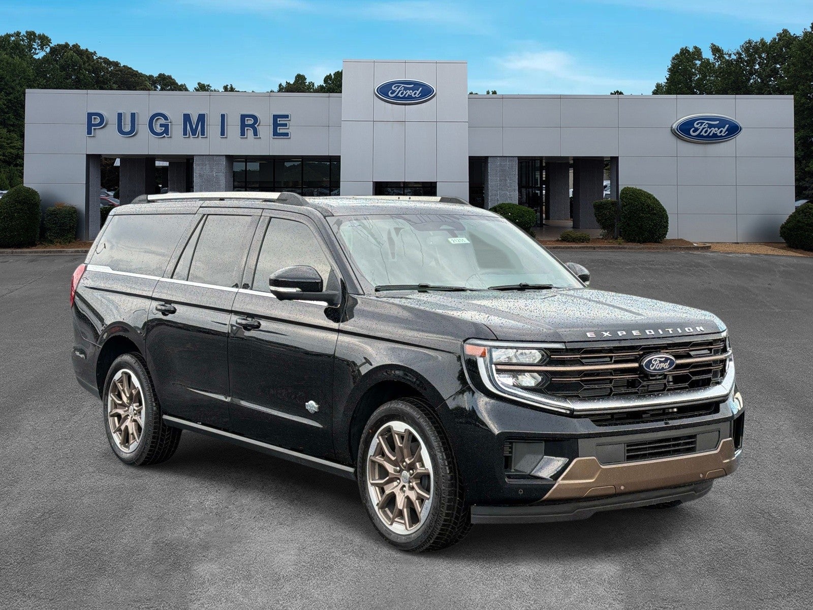 2026 Ford Expedition Max KING RANCH 4X4 in Agate Black Metal — front three-quarter view