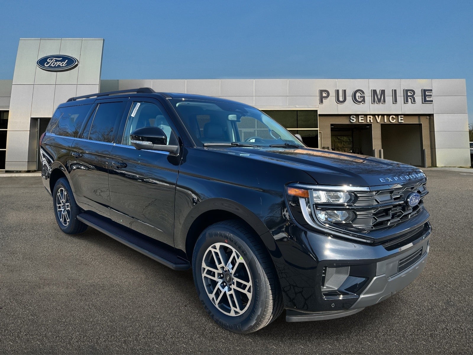2026 Ford Expedition Max ACTIVE 4X2 in Agate Black Met — front three-quarter view