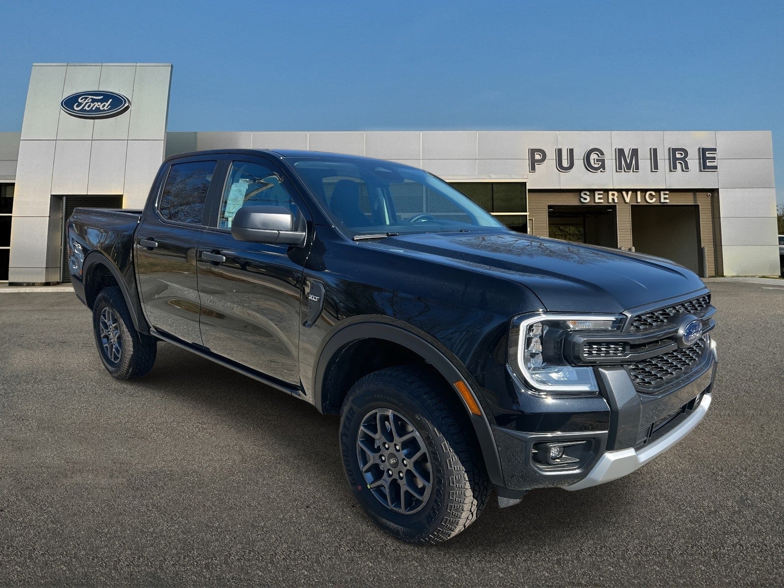 2025 Ford Ranger XLT 4WD SUPERCREW 5' BOX in Shadow Black — front three-quarter view
