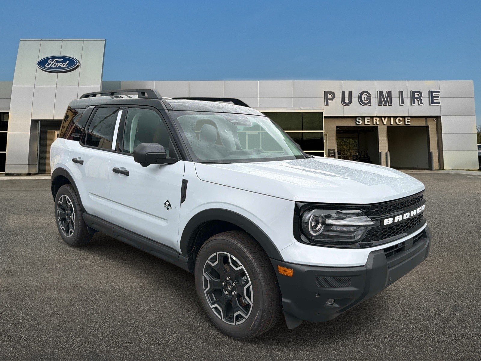 2026 Ford Bronco Sport OUTER BANKS 4X4 in Space White Metallic — front three-quarter view