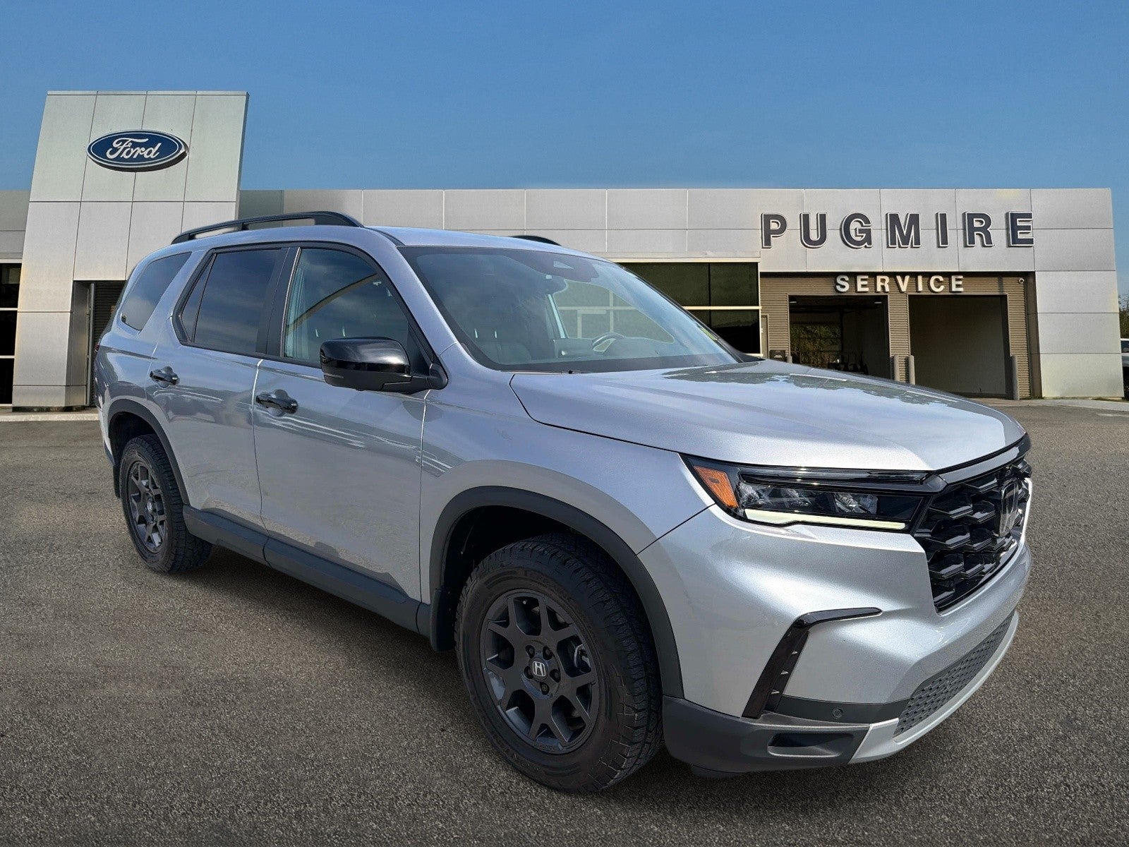 2025 Honda Pilot TrailSport in Crystal Black Pearl Blac — front three-quarter view