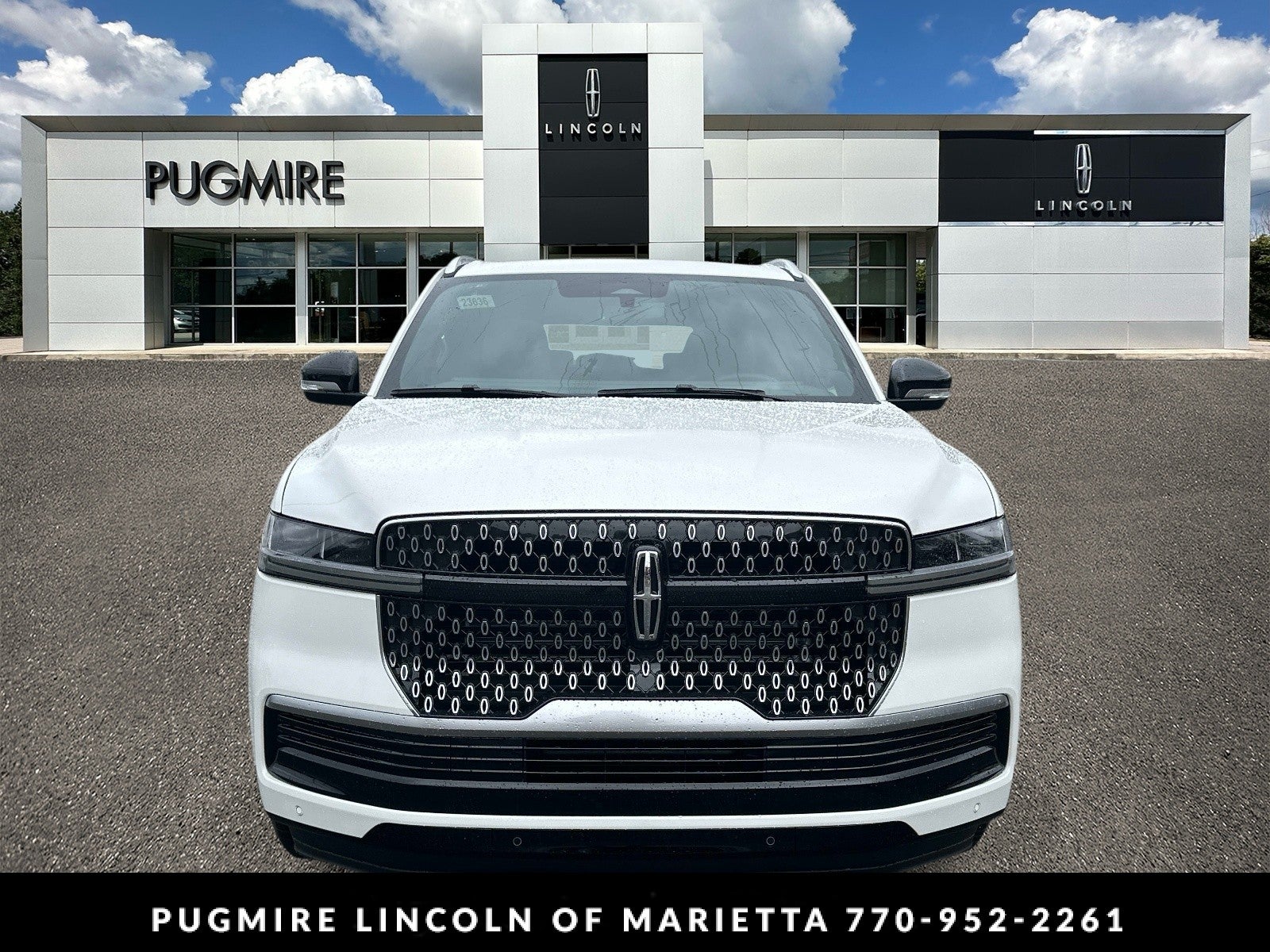 2026 Lincoln Navigator — side profile view