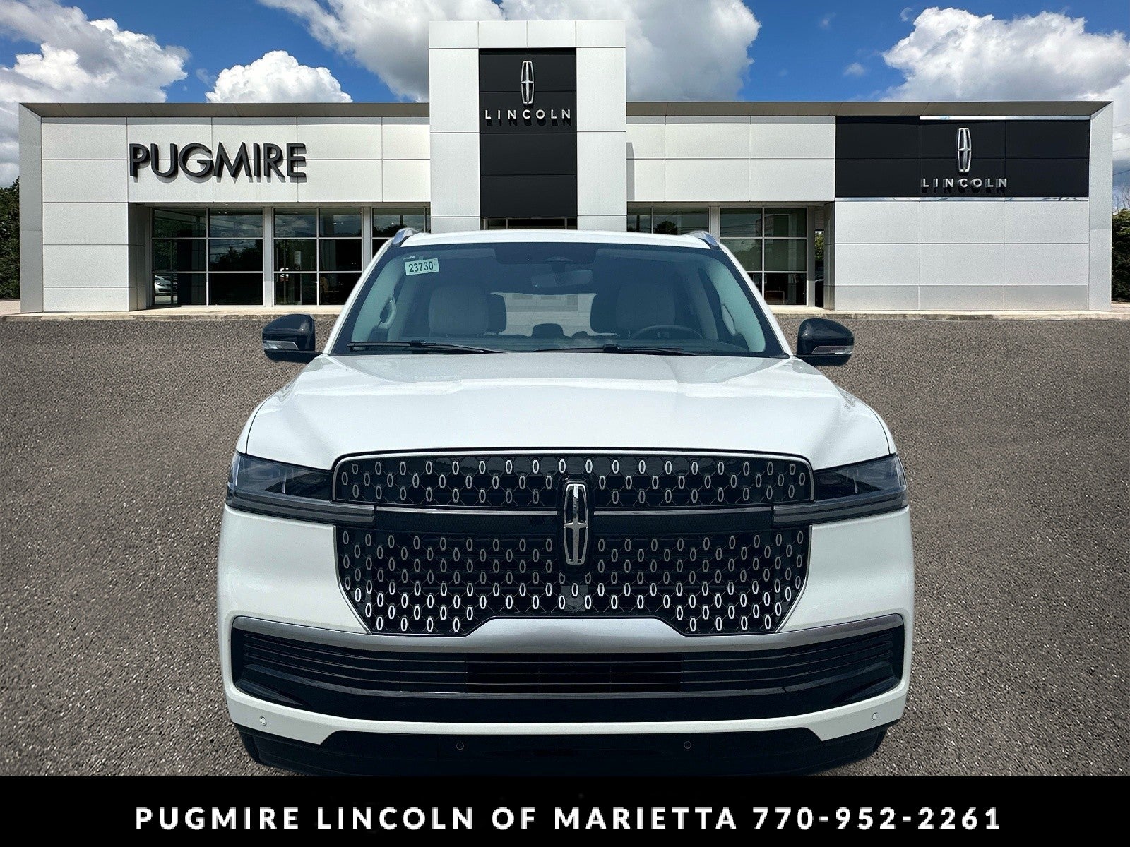 2026 Lincoln Navigator — side profile view