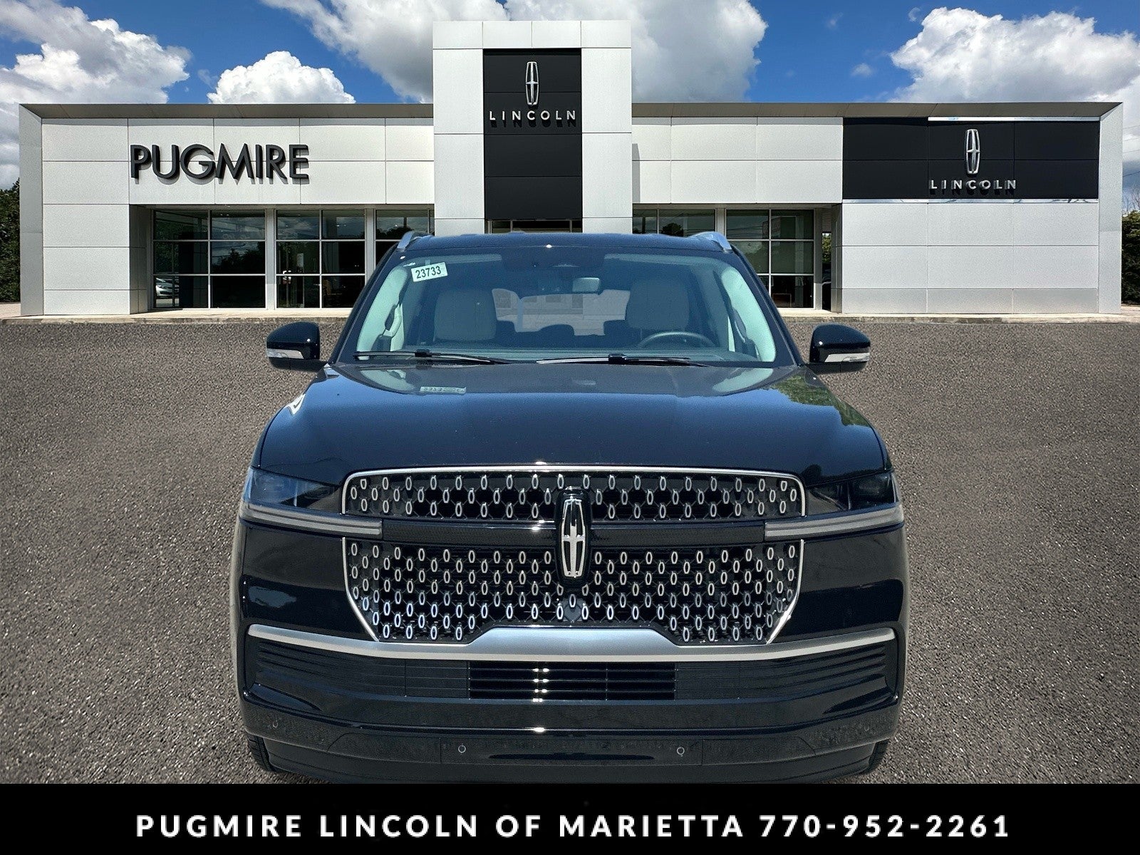 2026 Lincoln Navigator — side profile view