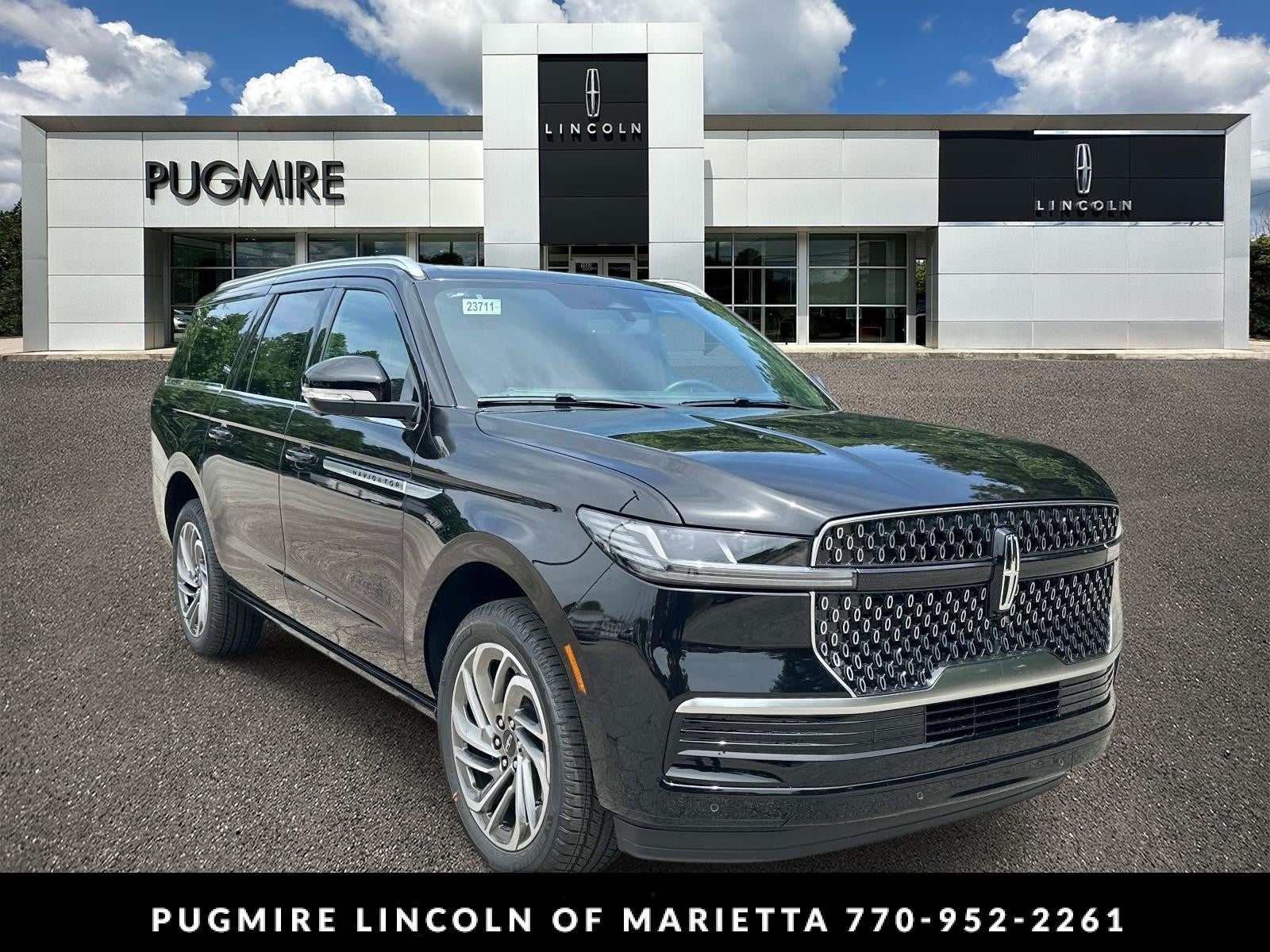 2026 Lincoln Navigator L Reserve in Infinite Black Metallic Clearcoat — front three-quarter view