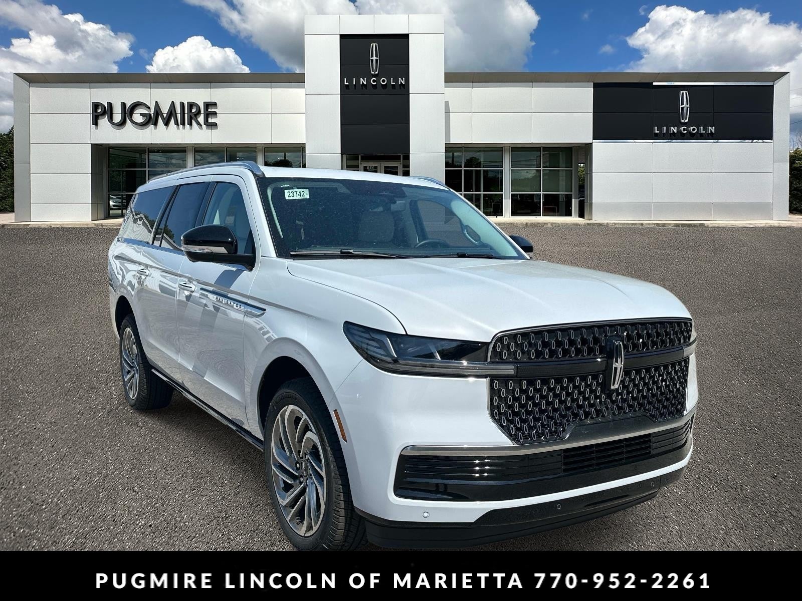 2026 Lincoln Navigator L Reserve in Crystal White Metallic Clearcoat — front three-quarter view