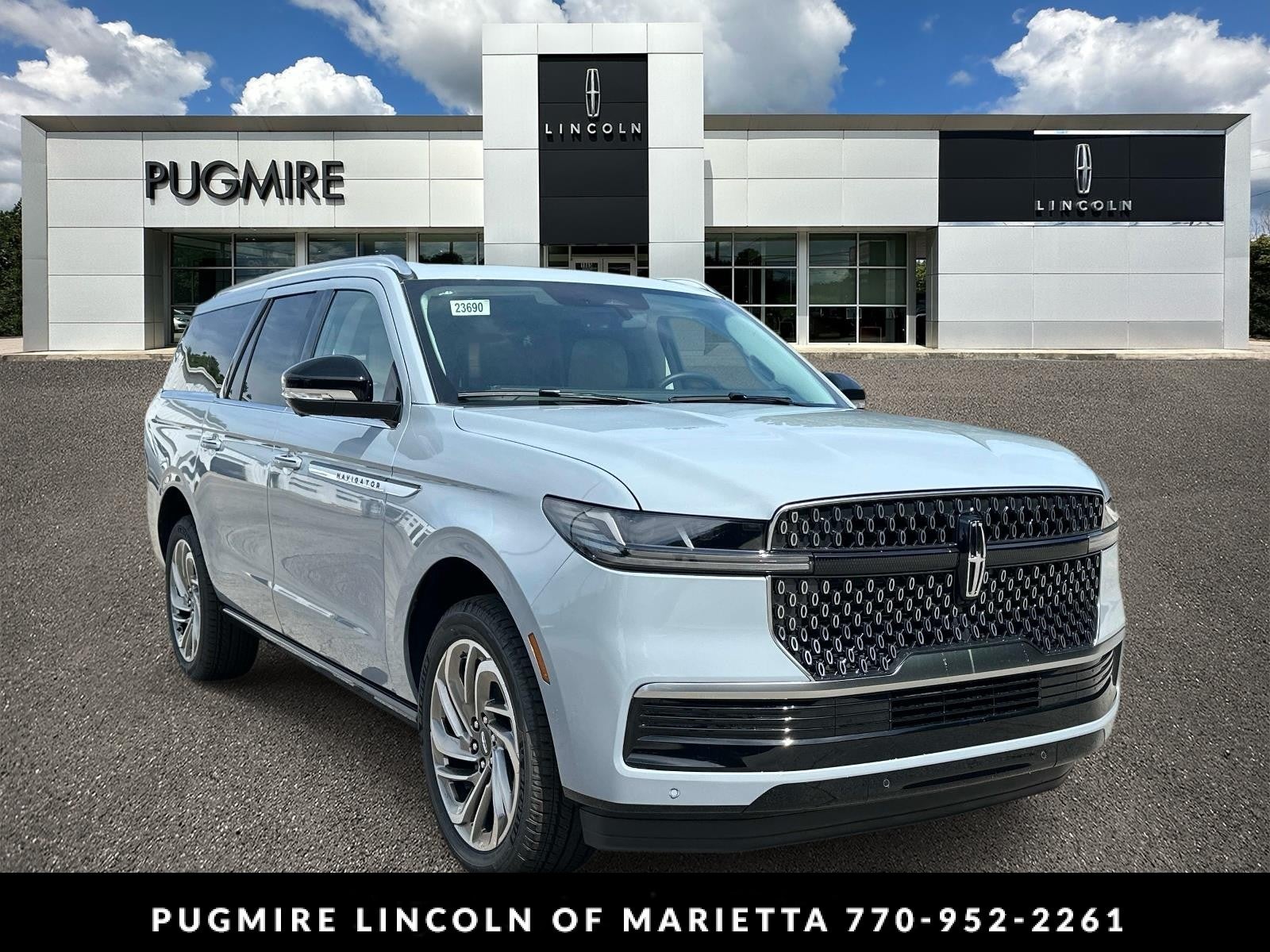 2026 Lincoln Navigator L Reserve in Crystal White Metallic Clearcoat — front three-quarter view