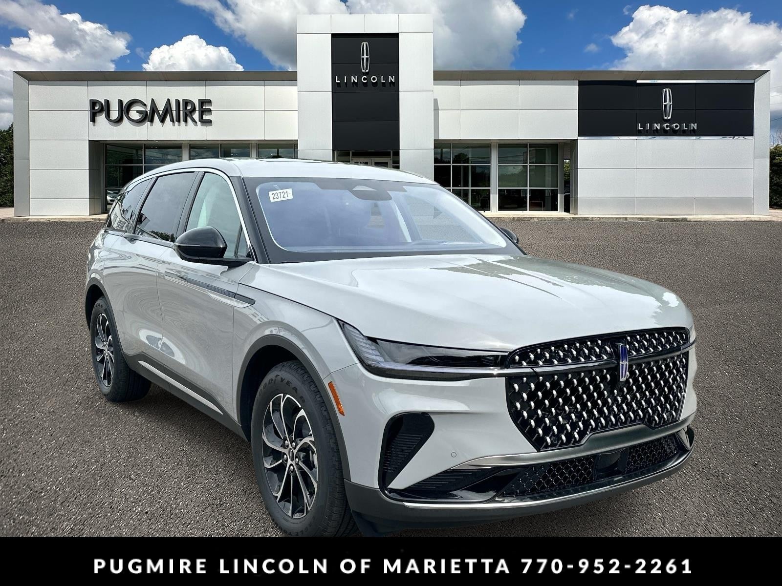 2026 Lincoln Nautilus Premiere in Gray Matter Metallic Clearcoat — front three-quarter view