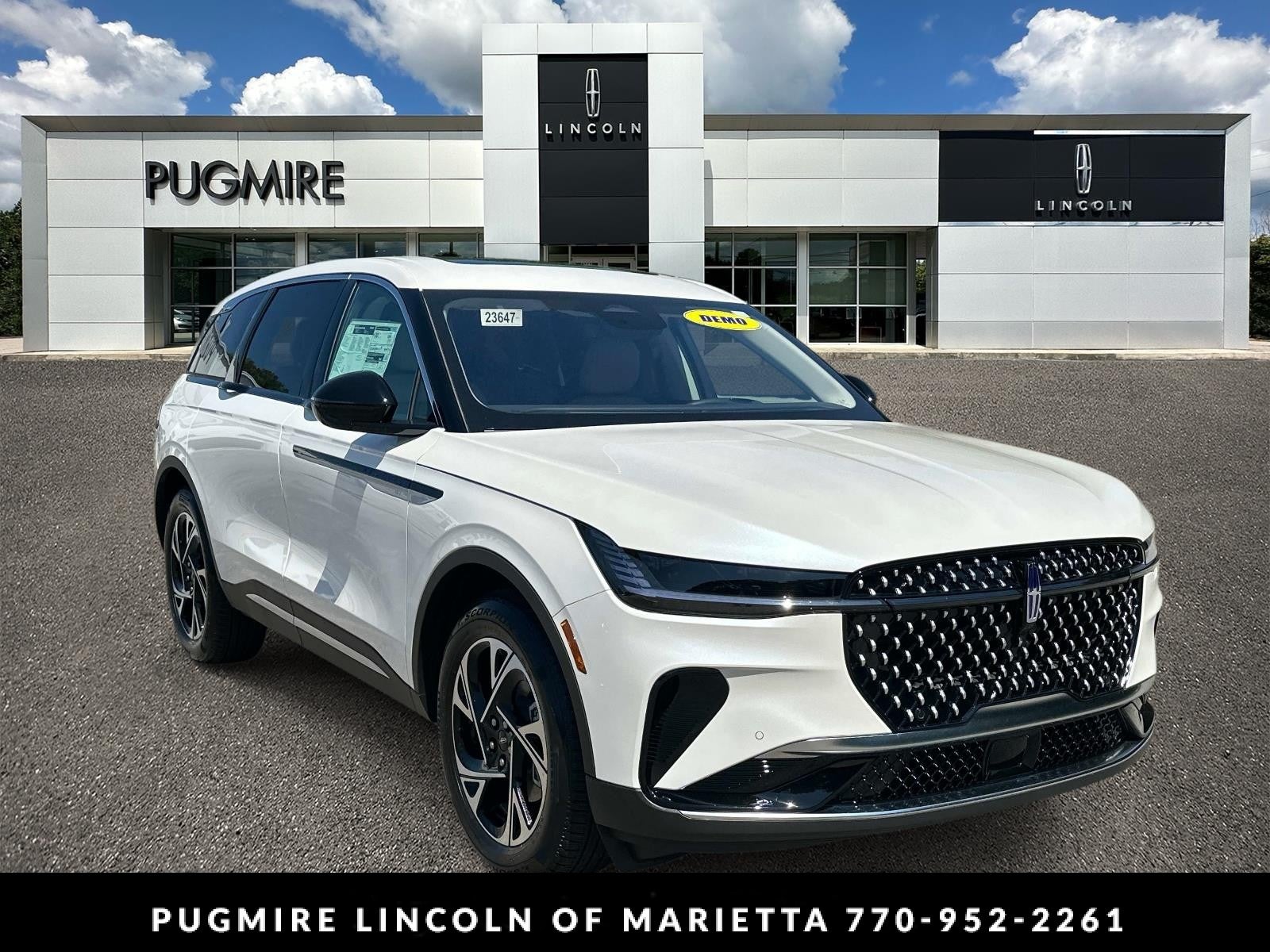 2026 Lincoln Nautilus Premiere in White Platinum Metallic Tri-Coat — front three-quarter view