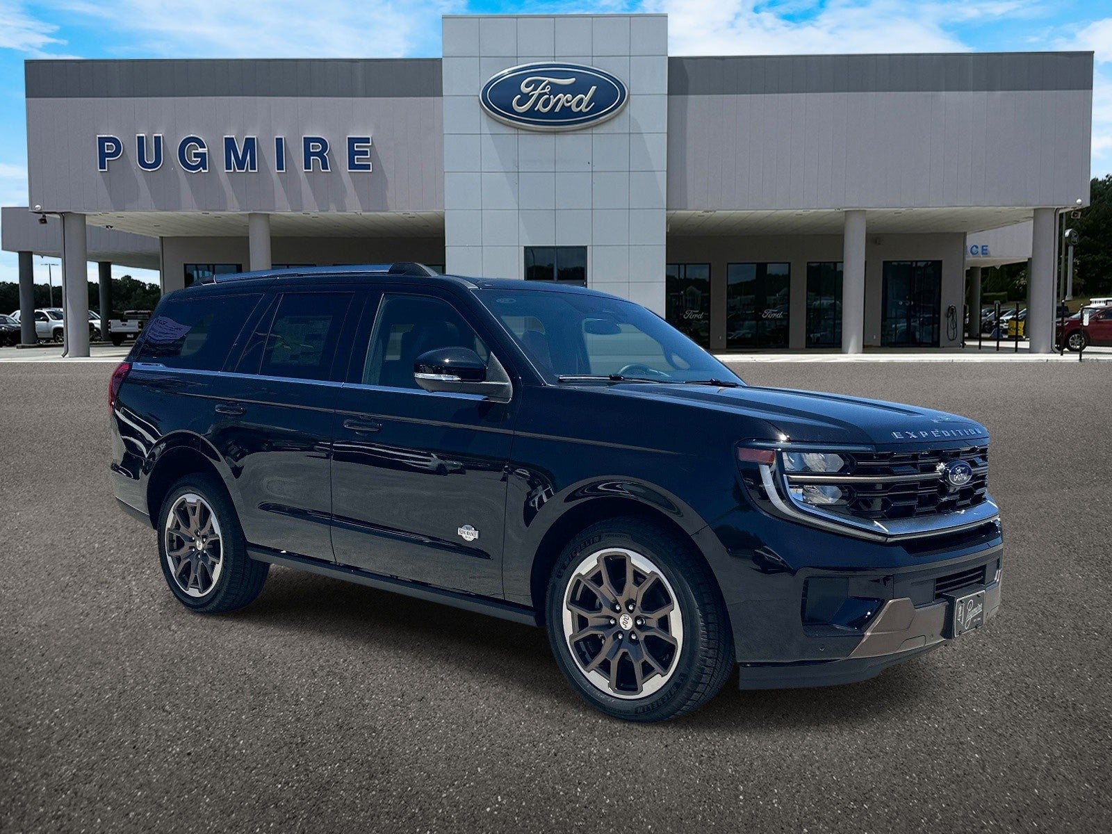 2026 Ford Expedition KING RANCH 4X4 in Agate Black Metallic — front three-quarter view