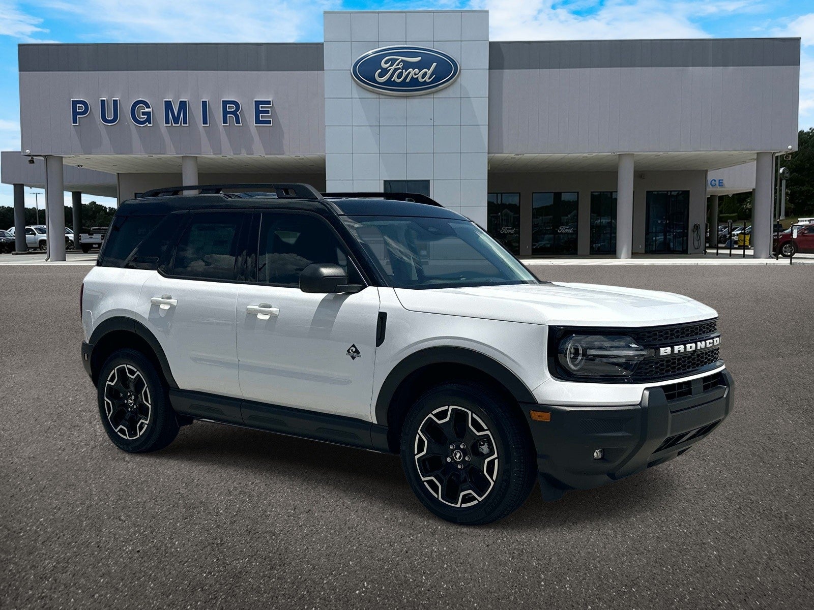 2025 Ford Bronco Sport OUTER BANKS 4X4 in Oxford White — front three-quarter view